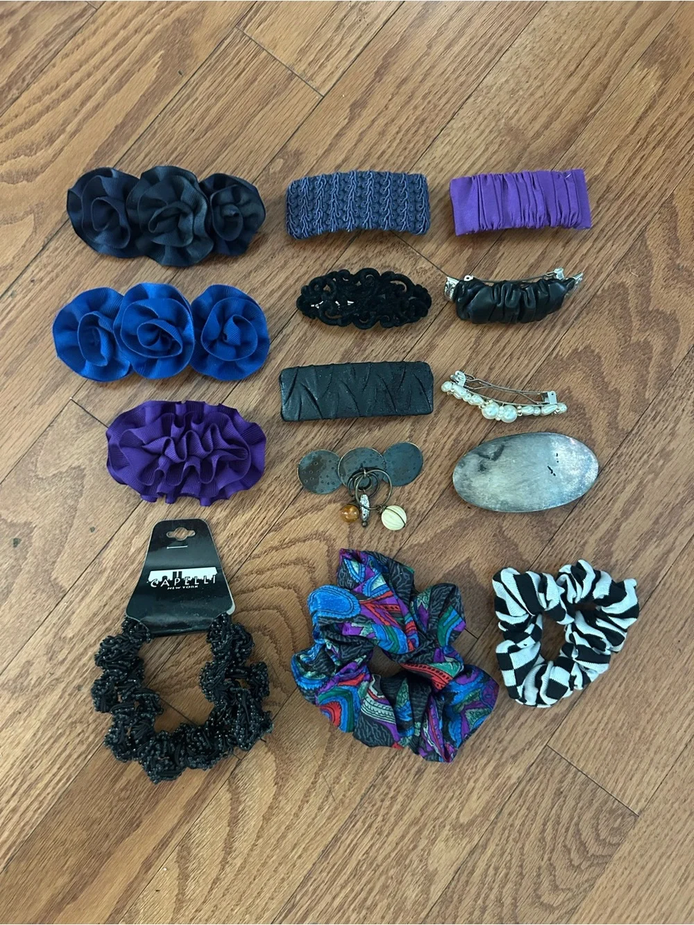 VTG 80s 90s Hair Bows Barrettes Scrunchies Lot of 43 Items Multicolor Textures